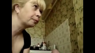 Anyuka szopizza a kölyke faszát Thumb