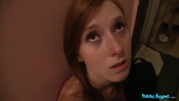 18 esztendős amatőr fiatal leányzó seggbe kefélve Thumb