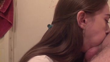 Barátnőm mélytorkozás cumija Thumb