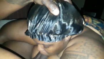 Terebélyes fekete lány szopizza a barátját Thumb