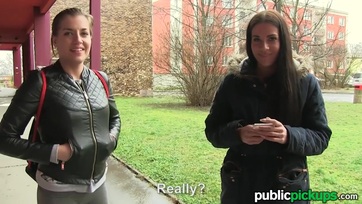 Vérbeli 18 esztendős Iker Tesók Gázsiért Kúrnak Thumb