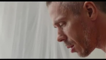 Vöröshajú tini pina dupla brét kap Thumb