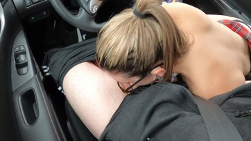 Az utcán levadászott fősulis bula cidázik és táncikál az ismeretlen pasas brokiján Thumb