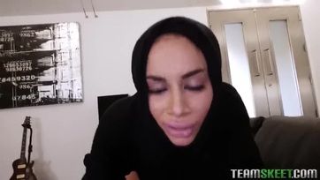 Csábos indus milf megkettyintve Thumb