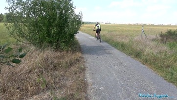 Délamerikai tini cicus zsozsóért kefél Thumb