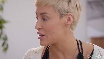 Fullos milf és fiatal leányzó Thumb