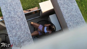 Megkuksiztam a szomszéd picsát maszturbálás közben Thumb