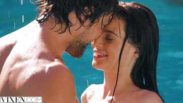 A nagypöcsű igazgatóval hempereg a nagy dudájú fiatal csaj Thumb