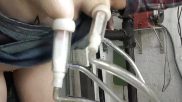 Testékszeres fiatal ribi őrülten imádja és persze 2 faszival szinkronban Thumb