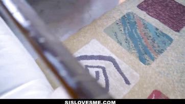 A luvnyám megpillantotta hogy a mostoha tesómat cumiztatom Thumb