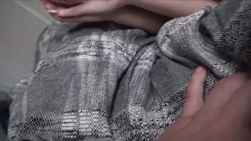 Aranyos orcájú mostohahúgica szívogatja a bátyója kőkemény kolbászát Thumb