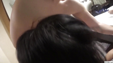 Vietnámi milfek egy nagy csoportban Thumb