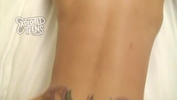 Népszerű pornó sztár már az első szex casting-ján is tehetségesen megküzdött a robusztus kolbásszal Thumb