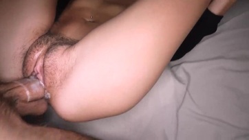 A csapodár nő azt óhajtotta hogy vegyem le a gumióvszert és gecizzem színig a gyönyörűszép nunusát Thumb