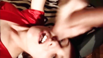 A csintalan magyar származású pipi élete első szex meghallgatásán szopkodja a répát Thumb