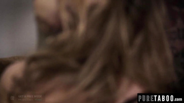 A pedagógus után a nagypöcsű mostoha tesója is megbaszta az fősulis bigét Thumb