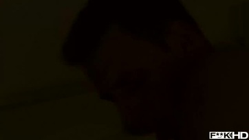 A lábfejükkel nejlon combfixben tutujgatják az eres himbilimbit a szöszi magyar cicababák - bálvány szexvideó Thumb