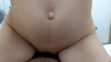 Pucér voltam mikor a mostoha húgom benézett a hálószobámba és megmászta a faszom Thumb