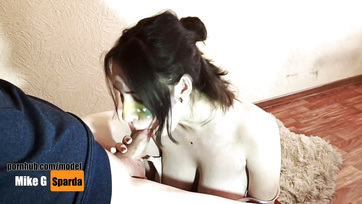 Bármikor megkérem a nagy cicis ribancomat hogy szopjon le, ő jókedvűen megteszi! Thumb