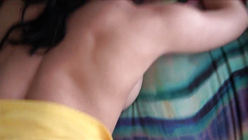 Kiéhezett nevelő anyuci a pihenőidejében a tökös kölykével kufircolgat Thumb