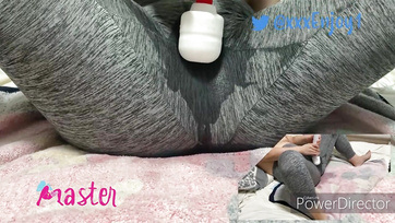 Átázott a partnerem jóganacija mialatt a műfütykösével dajkálta a nuniját Thumb