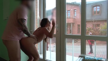 Egy kis pénzért rendesen lecucliztathatta és puncikán kefélhette a pesti luvnyát Thumb