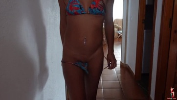 A tengerparton csíptem fel ezt a csábos magamutogató csajszit akit aznap a panzióban megkúrtam Thumb