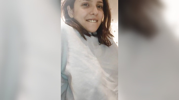 Rápisilt a cerkámra a felebarát cicus majd egy kolosszálisat sprickoltam a nunijára Thumb