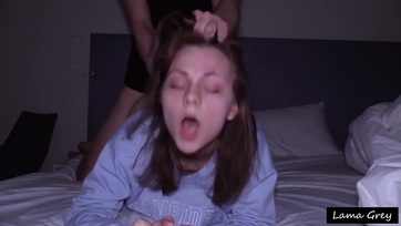 A tündibündi gimnazista csajból gecinyelő lotyó lett, mikor a kollégiumi hálószobájában megkuffantották Thumb